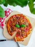 Pizza aus Hefeteig
