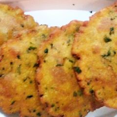 A picture of Methi Mooli Makki Ki Puri.