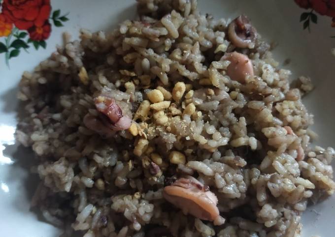 Mudah Banget Membuat Resep Nasi Goreng Cumi Hitam