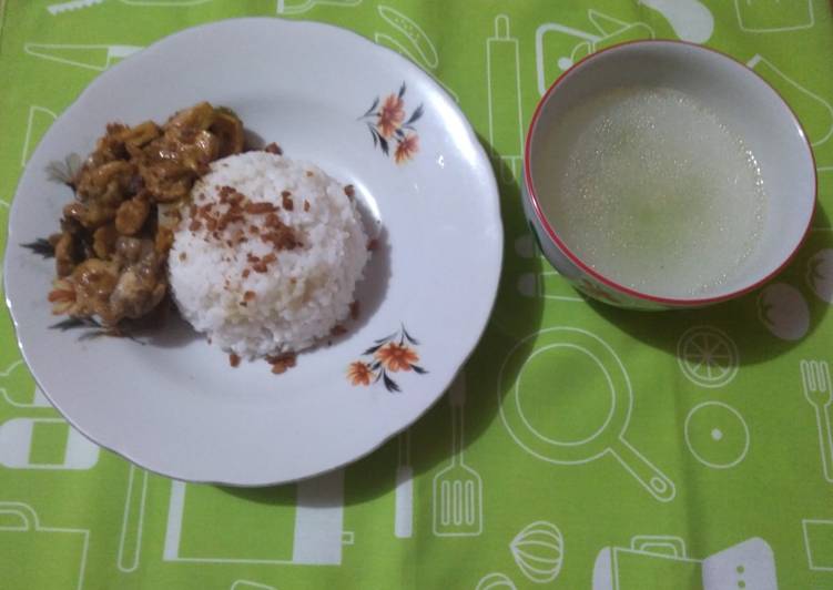Nasi Bakmoy Ayam Tahu