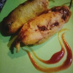 A picture of Stuffed mirch pakodi.