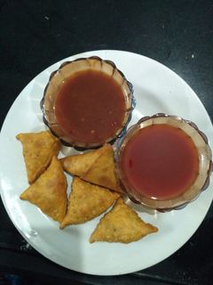 ચીઝ પનીર સમોસા(Cheese Paneer Samosa Recipe inGUJARATI) રેસીપી મુખ્ય ફોટો