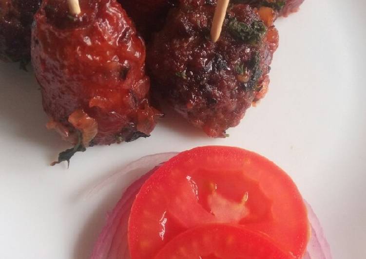 How to Make Delicious Meat balls and beef sausages bitings in sauce