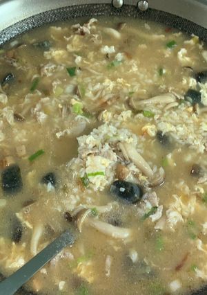 皮蛋瘦肉粥 的食譜成品照片