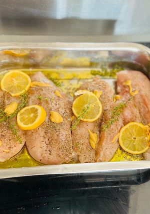 Une photo de Poulet mariné citron / thym / moutarde
