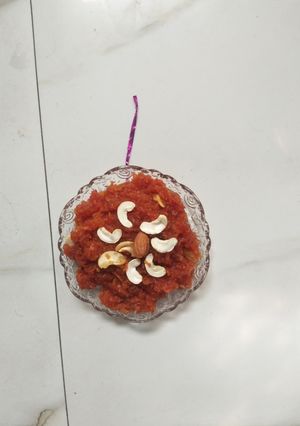 गाजराचा हलवा रेसपी (gajaracha halwa recipe in marathi) रेसिपी चे मुख्य फोटो 