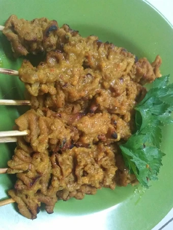 Langkah Gampang Menyiapkan Resep Sate Usus Bumbu Kuning yang  Bikin Ketagihan Anti Ribet, Lezat