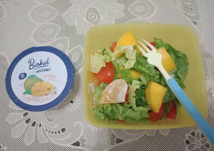 Bagaimana Menyiapkan Dressing Salad Buah yoghurt Sempurna