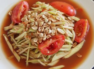 Foto resep Som Tum Mamuang (Thai Green Mango Salad)