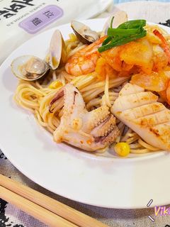 黃金泡菜海鮮炒麵 的食譜成品照片