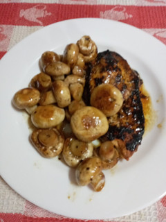 Una foto de Pollo con champiñones rápido y fácil