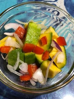 酪梨莎莎醬(簡易版) 的食譜成品照片