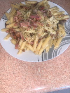 Una foto de Macarrones con setas y bacon