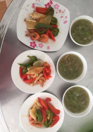 Hình của món Tôm Mực Xào Sa Tế,Canh Bầu Tôm Khô.
