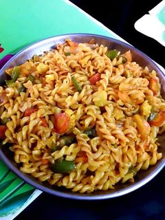 वेजिटेबल पास्ता (vegetable Pasta recipe in Hindi) रेसिपी मुख्य फोटो