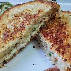 A picture of French Toast Cheese Sandwich in Multigrain Bread.