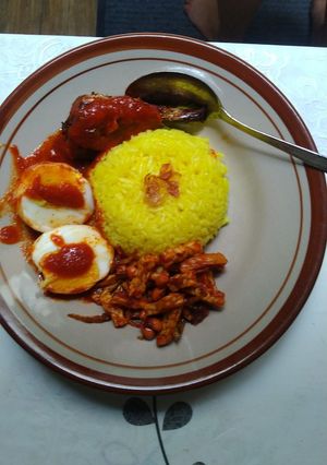 Foto resep Nasi kuning sambal tempe teri kacang