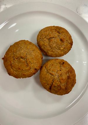 A picture of Apple Oatmeal Muffins.