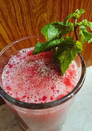 A picture of Pomegranate Juice.