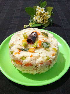 வெஜிடபிள் உப்புமா (Vegetable Uppma Recipe in Tamil) செய்முறை முக்கிய புகைப்படம்