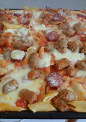 Una foto de Fideos macarrones rellenos a la napolitana