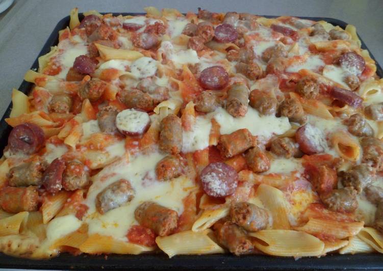 Fideos macarrones rellenos a la napolitana