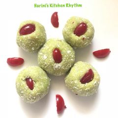 A picture of Coconut pan laddu.