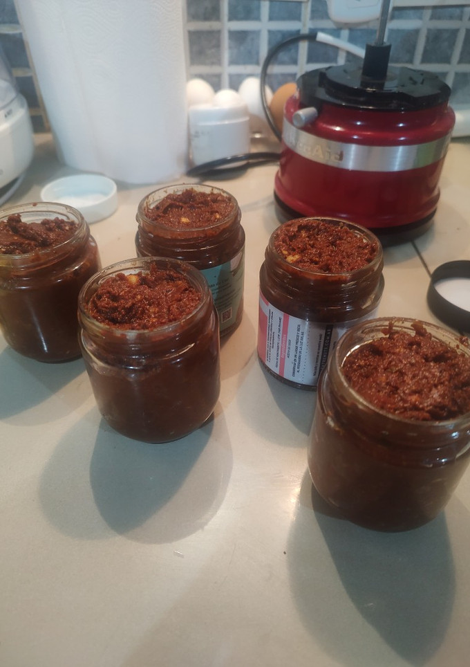 Una foto de Paté de tomate seco y aceituna negra