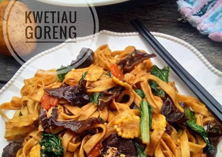 Resep Kwetiaw Goreng Jamur Kuping Anti Gagal