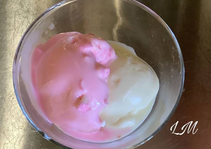 Helado de yogurt griego y de chicle sin heladera Receta de LOURDES MANRIQUE  TORREIRA- Cookpad