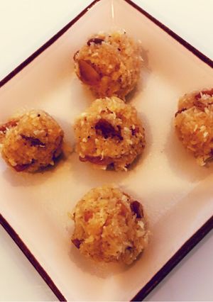 A picture of Sugarfree Coconut Laddoos.