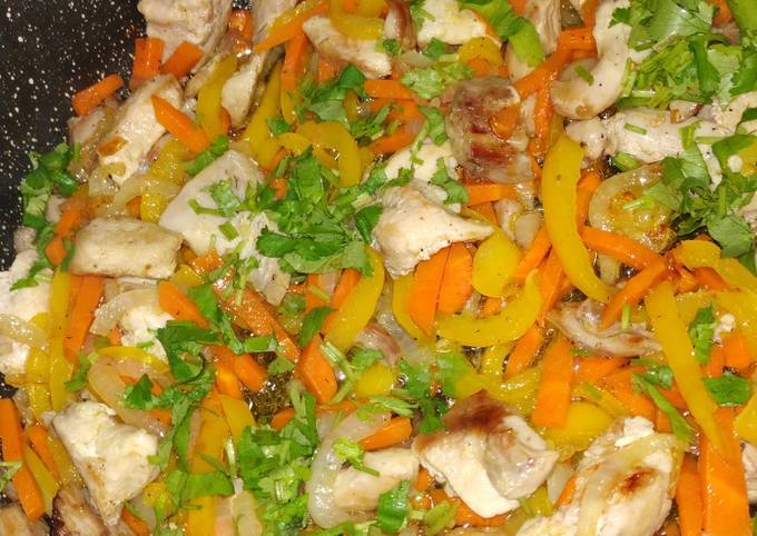Быстрый ужин (куриное филе с овощами)