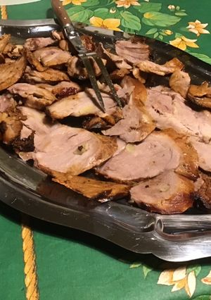 Une photo de Gigot d'agneau mariné, ail fumé