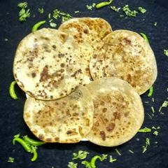 A picture of Sattu ke parathe.