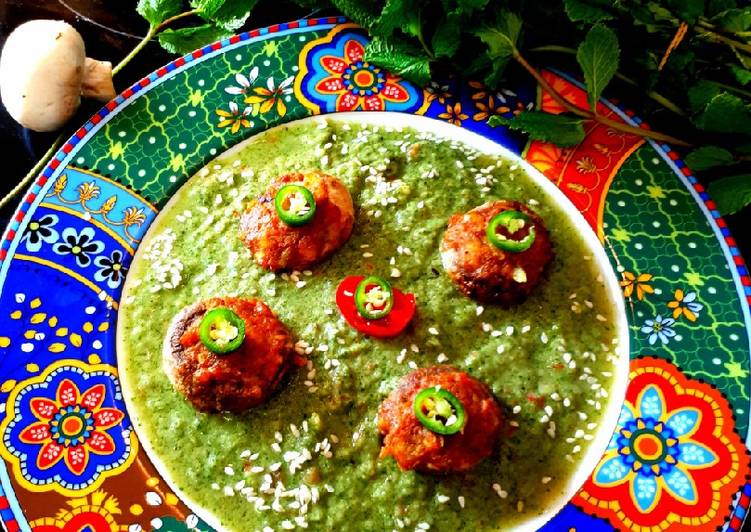 Baked stuffed Mushrooms in Mint Gravy