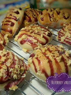 Foto resep Roti Manis Blueberry (Blueberry Streusel/Crumble)