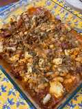 Gratin de haricots blancs au poulet, tomates, épices et fromage grec