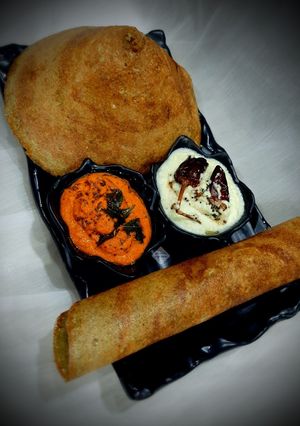 पेसरट्टू विथ अल्लम चटणी (pesarattu with allam chutney recipe in marathi) रेसिपी चे मुख्य फोटो 