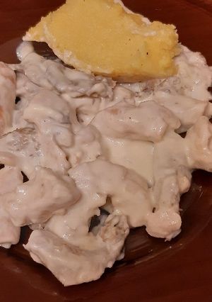 O poză a rețetei Pui cu smântână, ciuperci și parmezan.