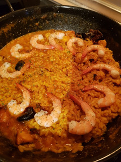 Una foto de Arroz con pulpo y langostinos