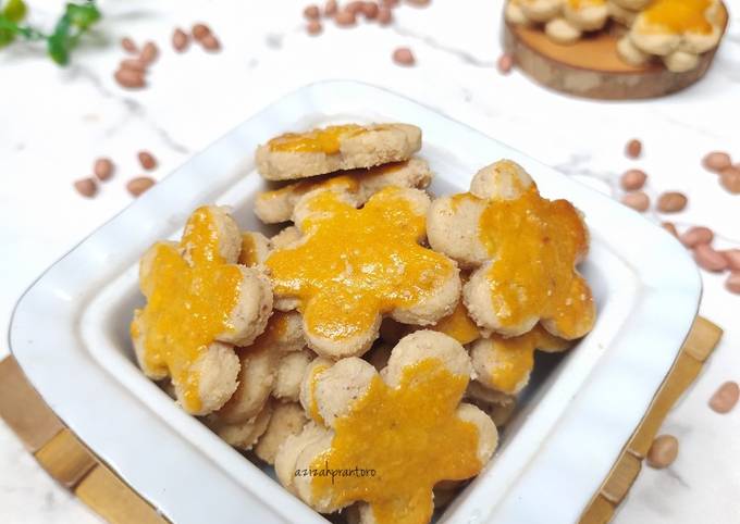 Langkah Mudah untuk Menyiapkan Peanut Cookies (kue kacang), Sempurna