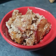 A picture of Apple Crisp with Oats.