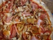 Una foto de harina 0000 queso tomate