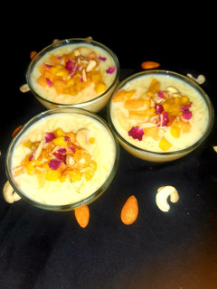 सेबई फ्रूट कस्टर्ड (sewai fruit custard recipe in Hindi) रेसिपी मुख्य फोटो