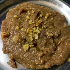 A picture of Gur or almond ka halwa.