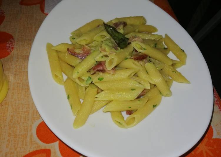 Penne asparagi e speck