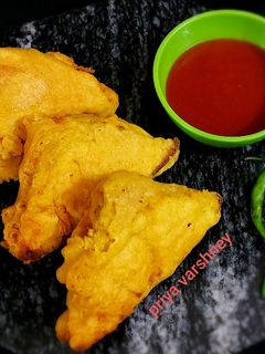 आलू प्याज़ ब्रेड पकोड़ा (aloo pyaz bread pakoda recipe in Hindi) रेसिपी मुख्य फोटो