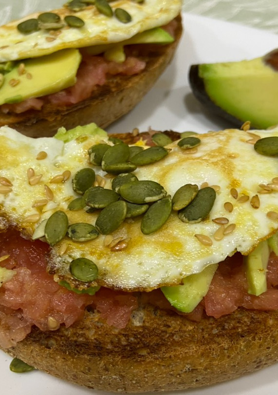 Una foto de Desayuno o cena saludable