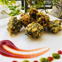 Semolina methi mudiya A picture of Semolina methi mudiya.
