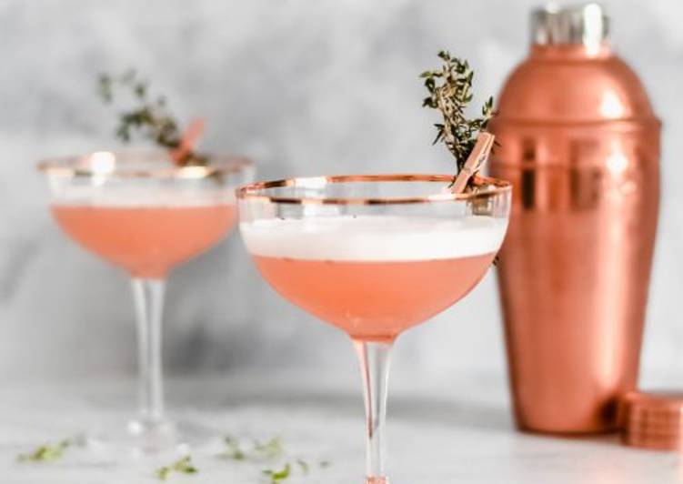 Steps to Prepare Award-winning Rose-scented strawberry cocktails
